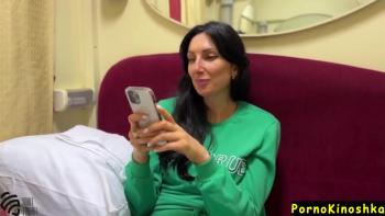 丽莎是最性感的旅行者，他设法用俄罗斯色情